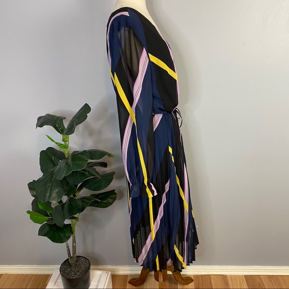 Anthropologie Dress Pleated Bottom Half Size M - Picture 6 of 8